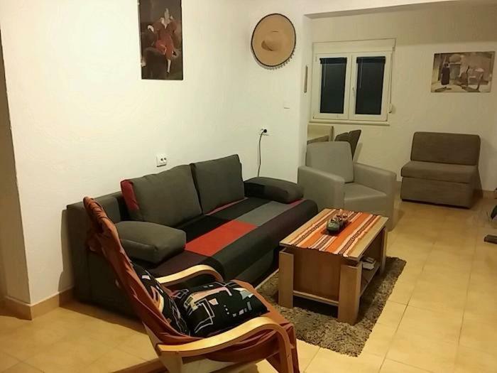 Gogi Apartman Donji Okrug  Exterior photo